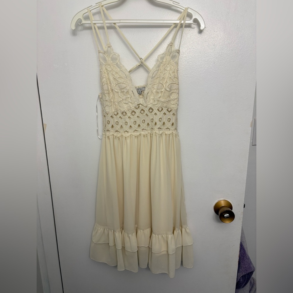 Love Tree Cream Lace Dress